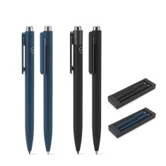 Conjunto composto por uma esferográfica e uma caneta sem tinta, ambas em alumínio 94% reciclado Personalizado