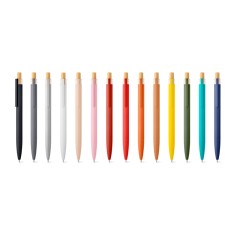 Esferográfica com corpo em alumínio 100% reciclado com ponteira em bambu e escrita em azul Personalizada